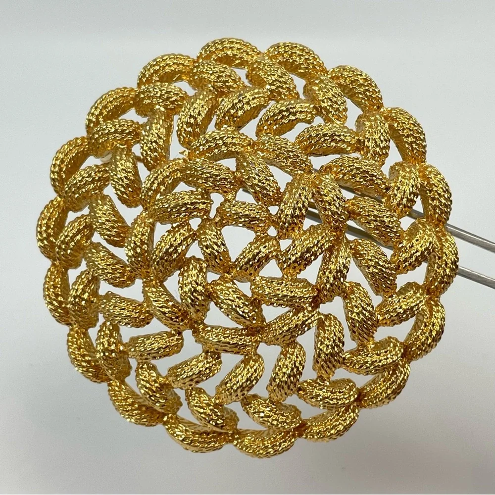 Monet Vintage 1980s Gold Plated Woven Brooch Pin Diamond Cut Statement Elegant